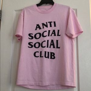 GREAT CONDITION Men’s Anti Social Social Club tee